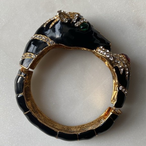 Vintage Women’s Unsigned Ciner Black Enamel Equestrian Bracelet Horse Jewelry - Picture 3 of 8